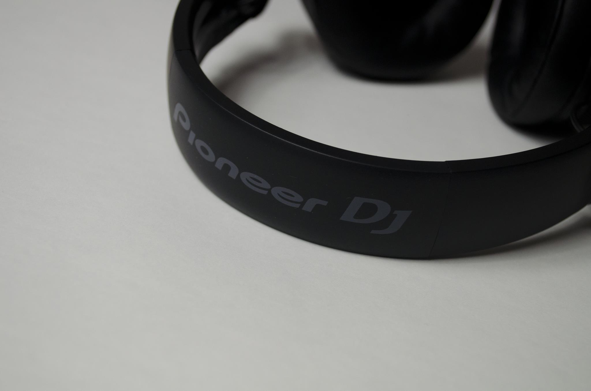 Pioneer HDJ-700 Headphones Review
